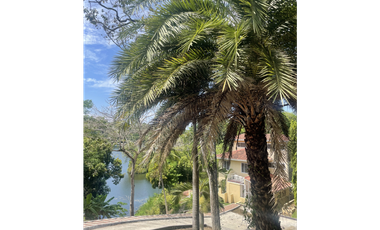 Casa Frente Al Lago Las Cumbres