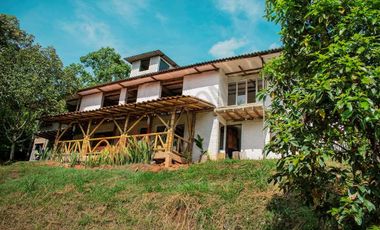 Venta de  casa Campestre en Colinas de Miravalle II  Jamundi Valle del Cauca - Colombia-6095