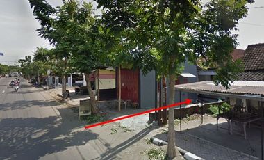 Rumah Strategis Depan Jalan Raya di Jalan Raya Semeru Kediri