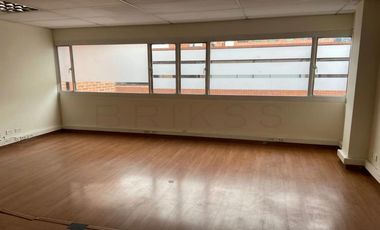 oficina en arriendo/venta en quinta camacho. Cod A7039