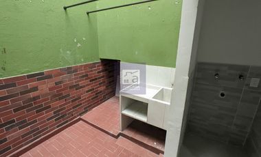 COD. 6050 - SE ARRIENDA CASA - BARRIO: SAN TELMO