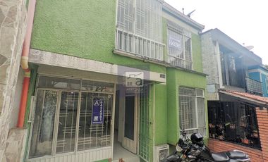 COD. 6050 - SE ARRIENDA CASA - BARRIO: SAN TELMO