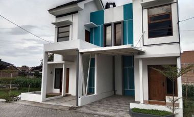 Rumah 2 Lantai Murah Bergaransi 10 Th di Mojosari, Mojokerto