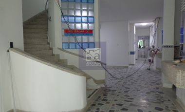 COD. 5823 - SE ARRIENDA CASA - BARRIO: SOTOMAYOR