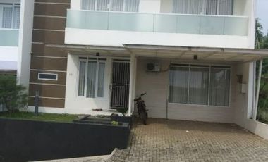 HUNIAN MINIMALIS MODERN DI KAWASAN PEGUNUNGAN 10 MNT KE UNIV WIDYATAMA