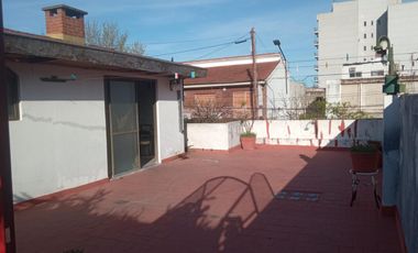 CASA CON GALPON INDUSTRIAL