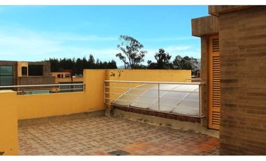 casa en venta en milla de oro. Cod V8968243