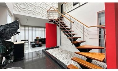 casa en venta en milla de oro. Cod V8968243