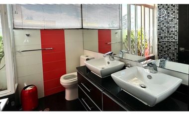 casa en venta en milla de oro. Cod V8968243