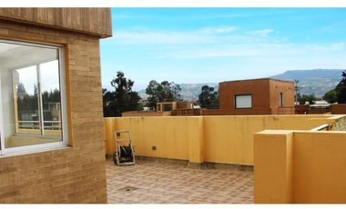 casa en venta en milla de oro. Cod V8968243