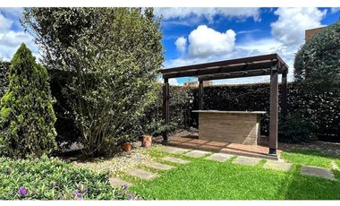 casa en venta en milla de oro. Cod V8968243