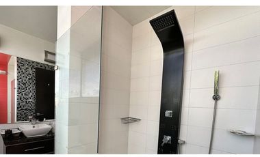 casa en venta en milla de oro. Cod V8968243