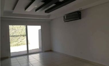 SE VENDE CASA PASEO DEL NORTE PH VICTORIA CON LNEA BLANCA