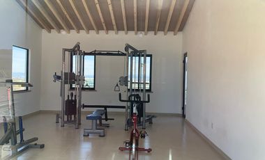 Oportunidad Terreno en Condominio con Casa Club