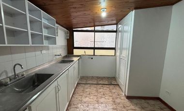 apartamento en arriendo en santa paula-usaquén. Cod A51984