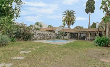 Excelente casa en Venta en  Vicente López