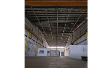 ISC - GALERA ZONA INDUSTRIAL - MILLA 8 (1250 M2) - PH