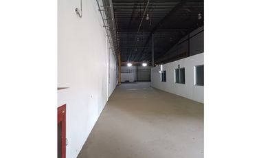 ISC - GALERA ZONA INDUSTRIAL - MILLA 8 (1250 M2) - PH