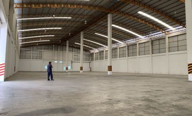 Warehouse 3,200 sqm on Phahonyothin road front in Wang Noi