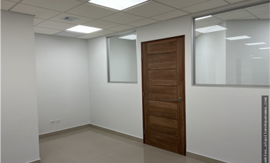 Vendo Oficina amplia e iluminada. Excelente Ubicacion 122Mts