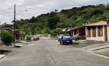 SE VENDE CASA EN LA FLORESTA, ARRAIJAN