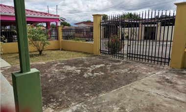 SE VENDE CASA EN LA FLORESTA, ARRAIJAN