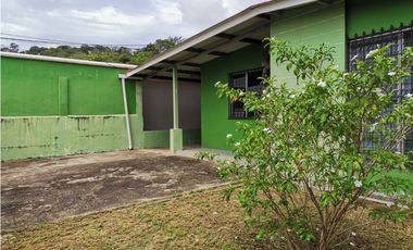 SE VENDE CASA EN LA FLORESTA, ARRAIJAN