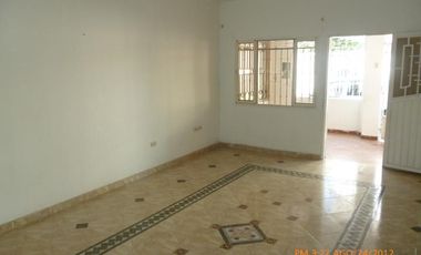 casa en venta en guaimaral. Cod V10511