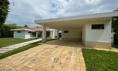 casa campestre en arriendo en pance. Cod A305