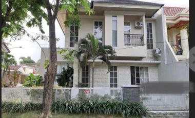 Rumah istimewa di villa Valencia Surabaya