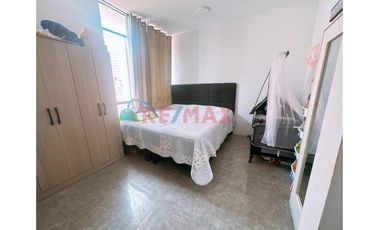 Hermosa Casa De 375.2M2 -En Vista Alegre 02