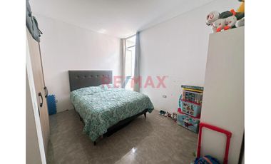 Hermosa Casa De 375.2M2 -En Vista Alegre 02