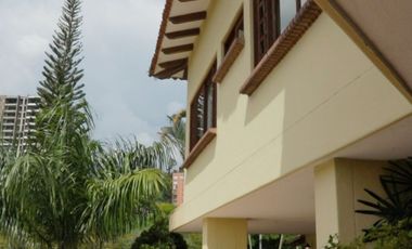 casa en venta en pinares. Cod V19845