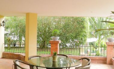 casa en venta en pinares. Cod V19845