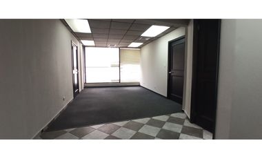 SE ALQUILA OFICINA  EN BELLA VISTA  ZONA BANCARIA -I.G.