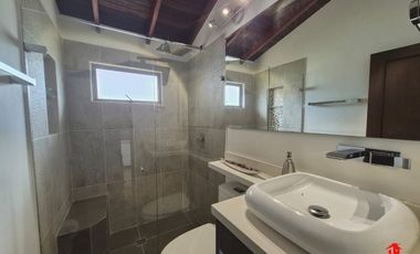 casa en arriendo/venta en alto de las flores. Cod A6313