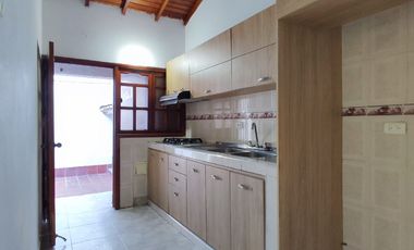 casa en arriendo en niza. Cod A24104