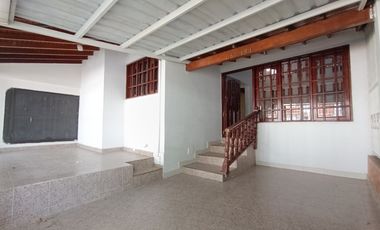 casa en arriendo en niza. Cod A24104