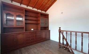 casa en arriendo en niza. Cod A24104