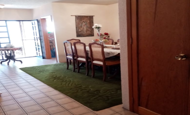 CASA EN CLUB DE GOLF TEQUISQUIAPAN CON ESPECTACULAR MURO