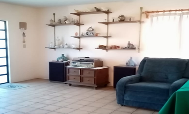 CASA EN CLUB DE GOLF TEQUISQUIAPAN CON ESPECTACULAR MURO