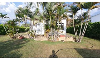 Se Vende Casa Campestre Con Piscina y Kiosco En Chinauta Sector Peaje