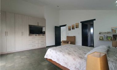 Se Vende Casa Campestre Con Piscina y Kiosco En Chinauta Sector Peaje