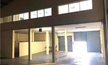 Sector Inmaconsa, Vía a Daule Alquiler 1100 m² Bodega con Oficinas