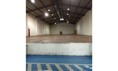 Sector Inmaconsa, Vía a Daule Alquiler 1100 m² Bodega con Oficinas