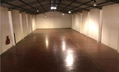 Sector Inmaconsa, Vía a Daule Alquiler 1100 m² Bodega con Oficinas