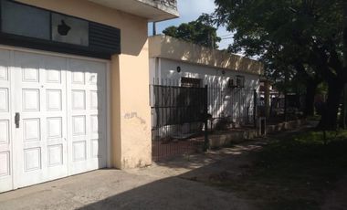 Hermosa casa americana en moreno cerca del  acceso oeste