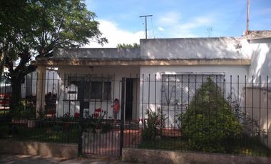 Hermosa casa americana en moreno cerca del  acceso oeste
