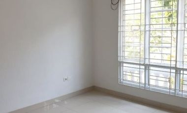 Disewa Rumah Omaha Village Paramount Gading Serpong Jl Meredith 55 Kosong Bersih Nyaman