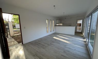 EN VENTA - CASA A ESTRENAR 2 DORMITORIOS - PROFESIONAL COUNTRY CLUB, FUNES